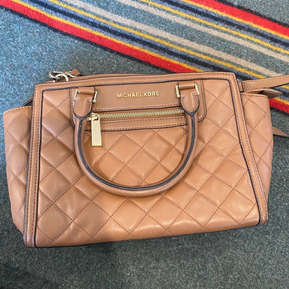 Michael kors beige bag